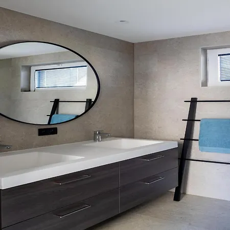 Modern By Sea, Cleaning Included